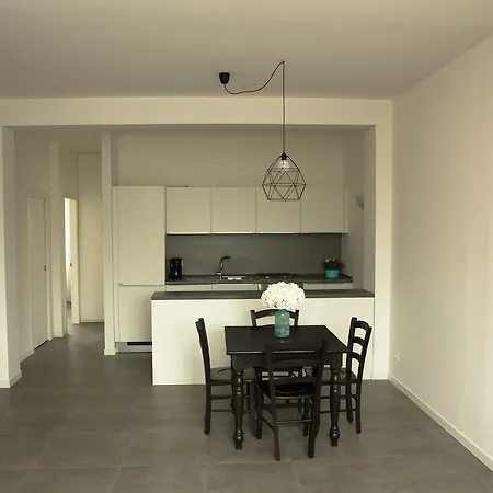 Lakehome 2 *